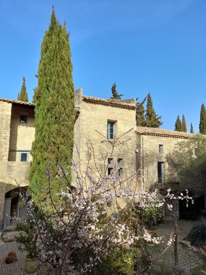 Le Mas Du Lac Bed and Breakfast Uzès Esterno foto