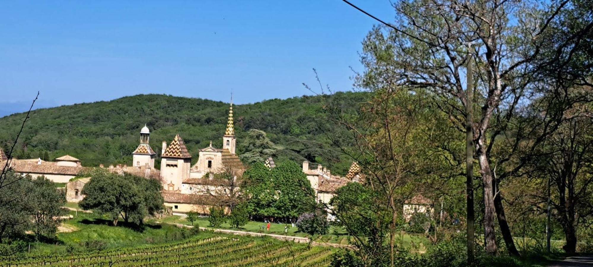 Le Mas Du Lac Uzès Esterno foto